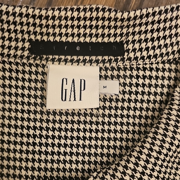 GAP Black and White Houndstooth Button Up - Picture 2 of 6